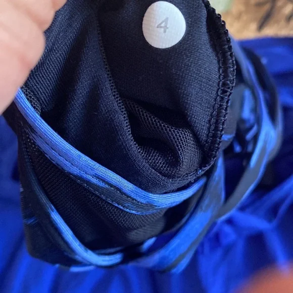 Lululemon Nouveau Limits Tank - Picture 9 of 9